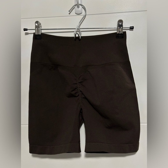 🌟NWOT🌟 Women's Shorts- Size Medium - Picture 2 of 3